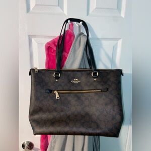 Coach Signature Gallery Tote Bag